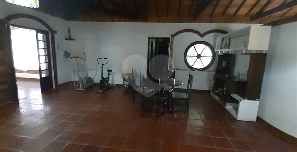 Chácara à venda com 3 quartos, 220m² - Foto 4