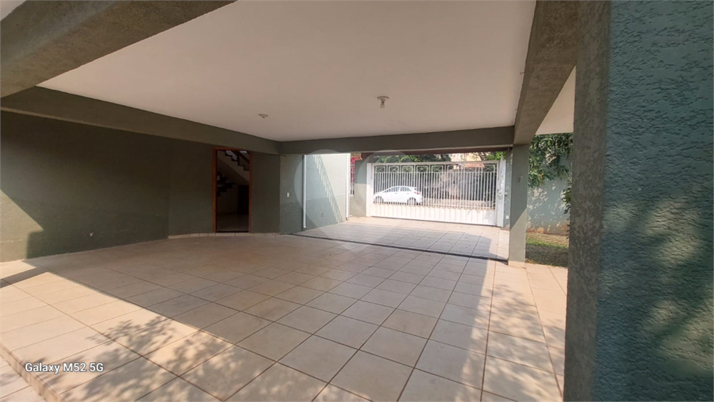 Casa para alugar com 3 quartos, 224m² - Foto 3