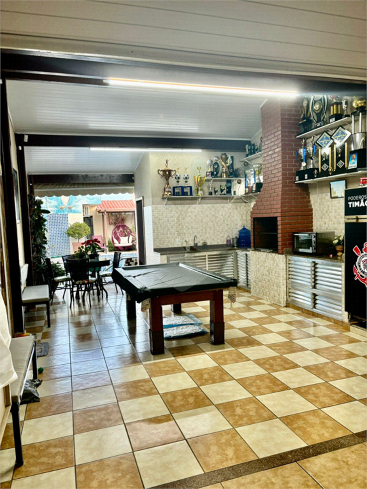 Casa à venda com 3 quartos, 234m² - Foto 4