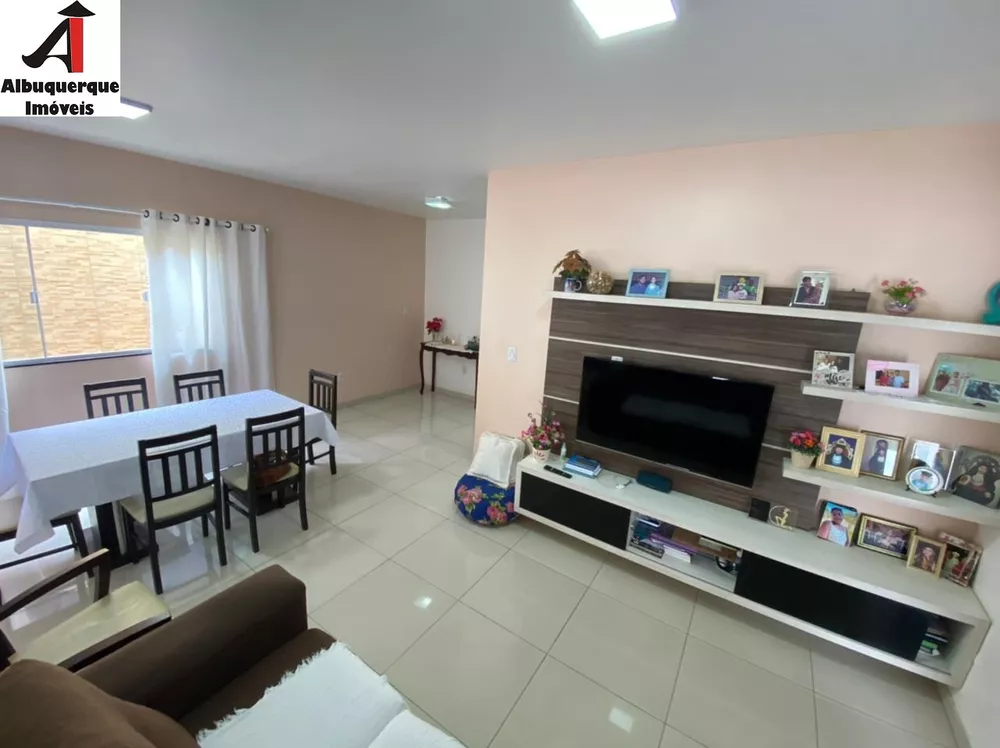 Casa à venda com 3 quartos, 200m² - Foto 3