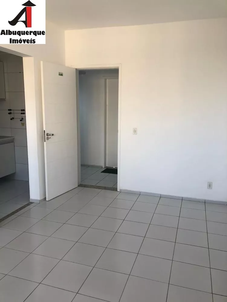 Apartamento à venda com 2 quartos, 77m² - Foto 3