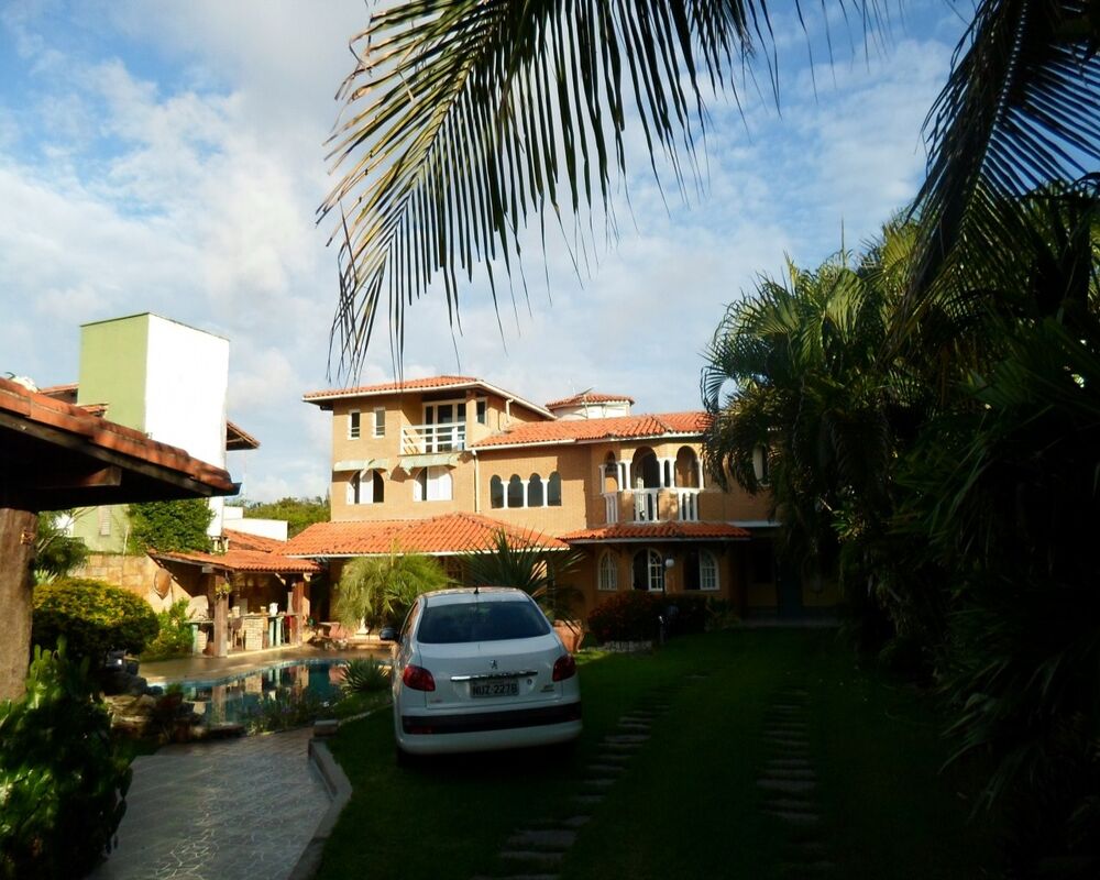 Casa à venda com 3 quartos, 800m² - Foto 1