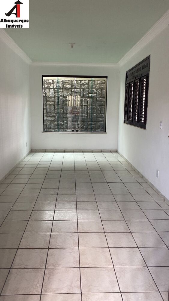 Casa à venda e aluguel com 4 quartos, 300m² - Foto 1