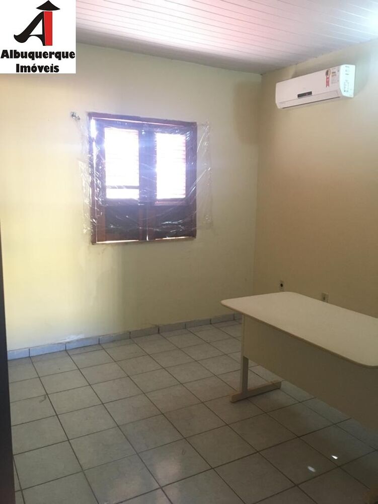 Casa à venda com 3 quartos, 250m² - Foto 3