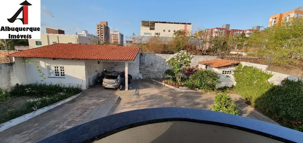 Casa à venda com 3 quartos, 1300m² - Foto 4