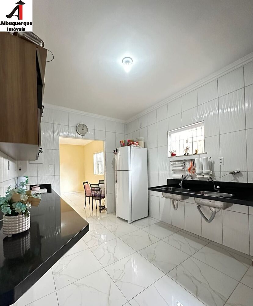 Casa, 3 quartos, 300 m² - Foto 1