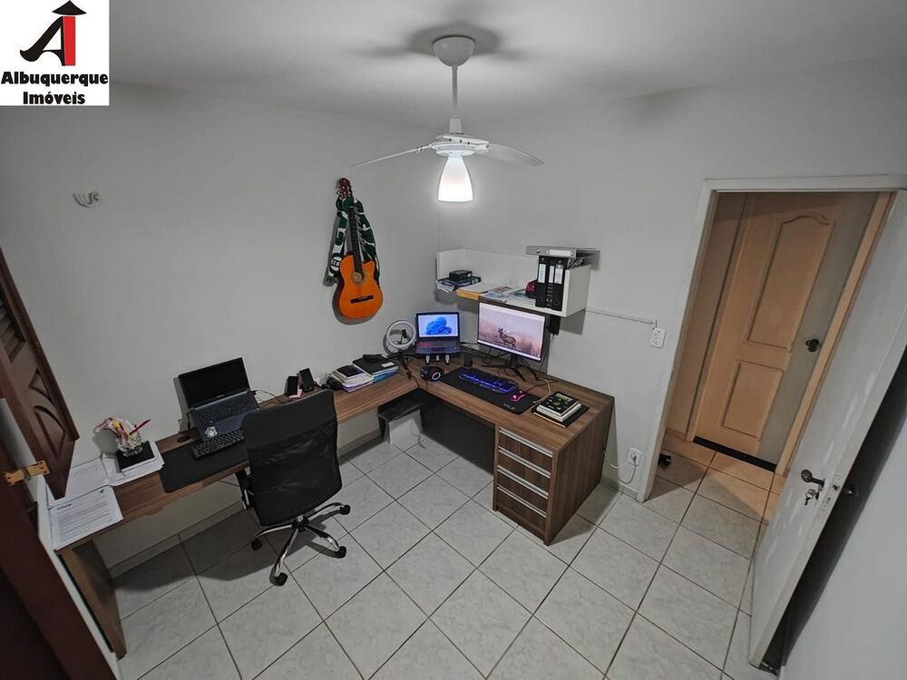 Casa à venda com 2 quartos, 300m² - Foto 8