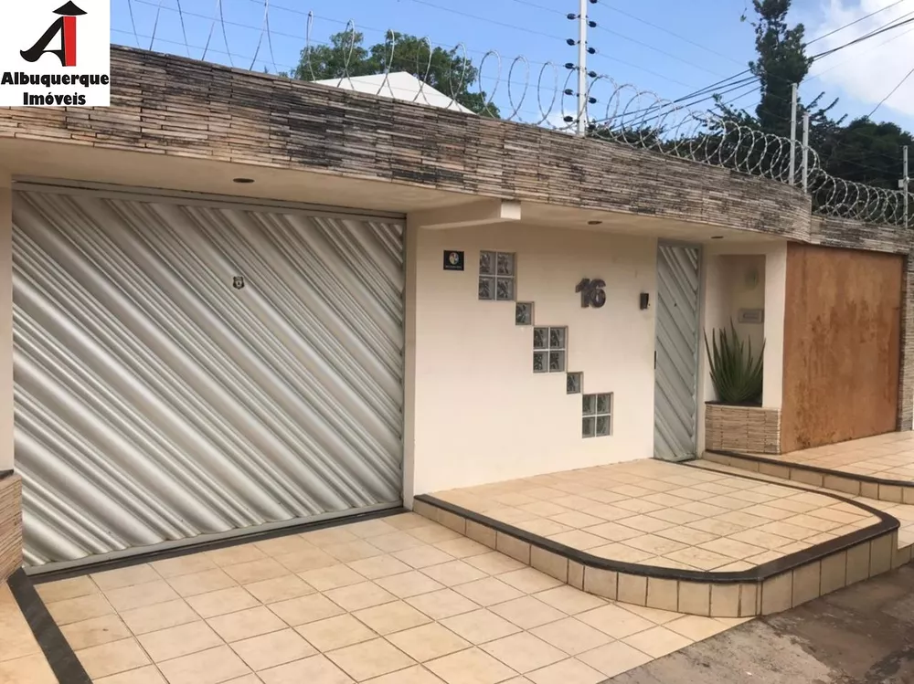 Casa à venda com 5 quartos, 440m² - Foto 2