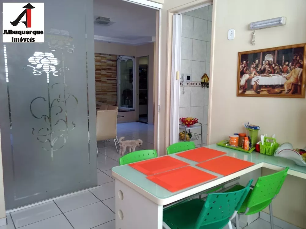 Casa à venda com 3 quartos, 12m² - Foto 10