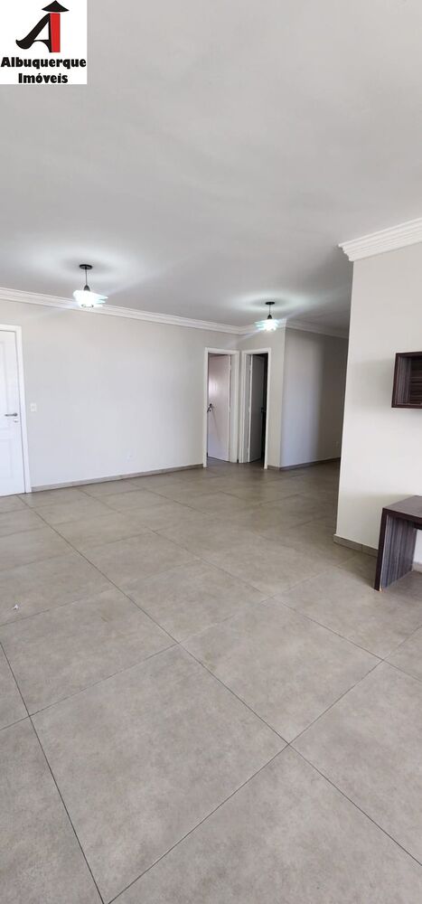 Apartamento à venda com 4 quartos, 159m² - Foto 2