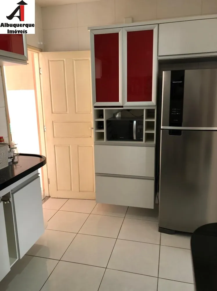 Casa, 3 quartos, 200 m² - Foto 8