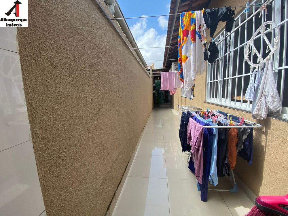 Casa, 3 quartos, 220 m² - Foto 1