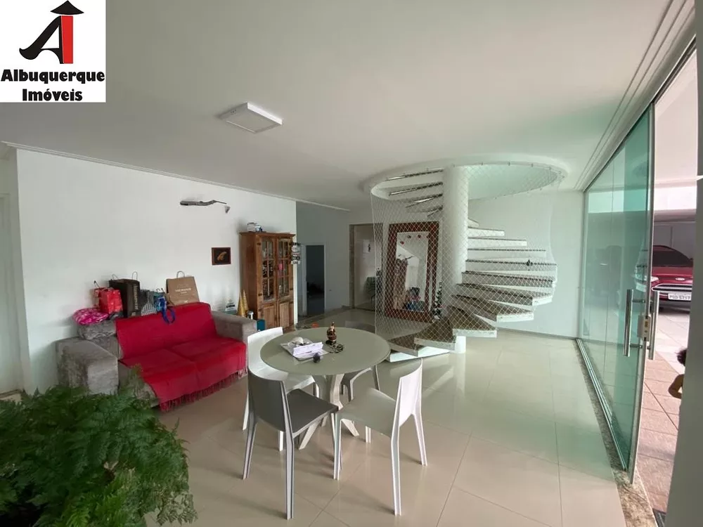 Casa à venda com 4 quartos, 700m² - Foto 4