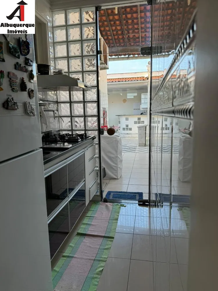 Casa, 3 quartos, 300 m² - Foto 1