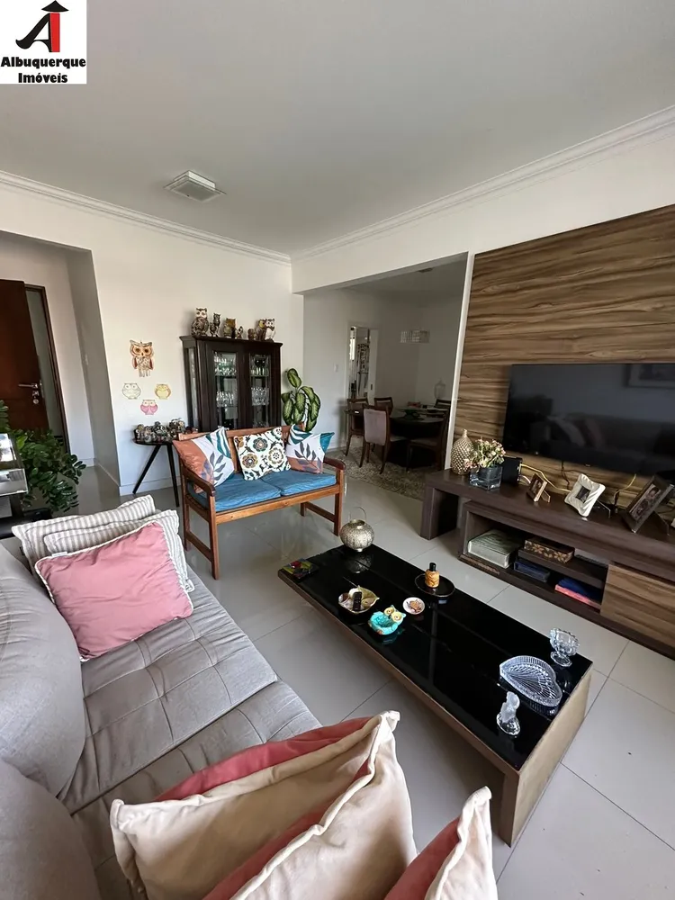 Apartamento, 3 quartos, 140 m² - Foto 1