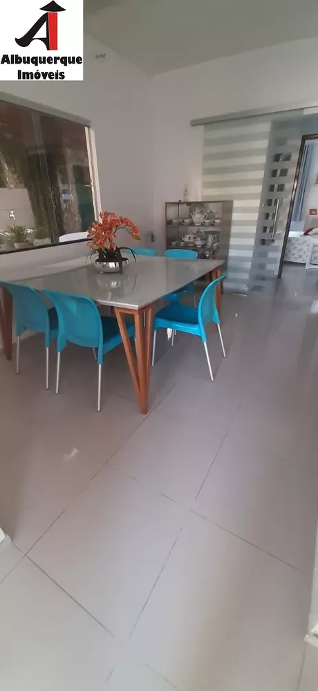 Casa à venda com 3 quartos, 300m² - Foto 3