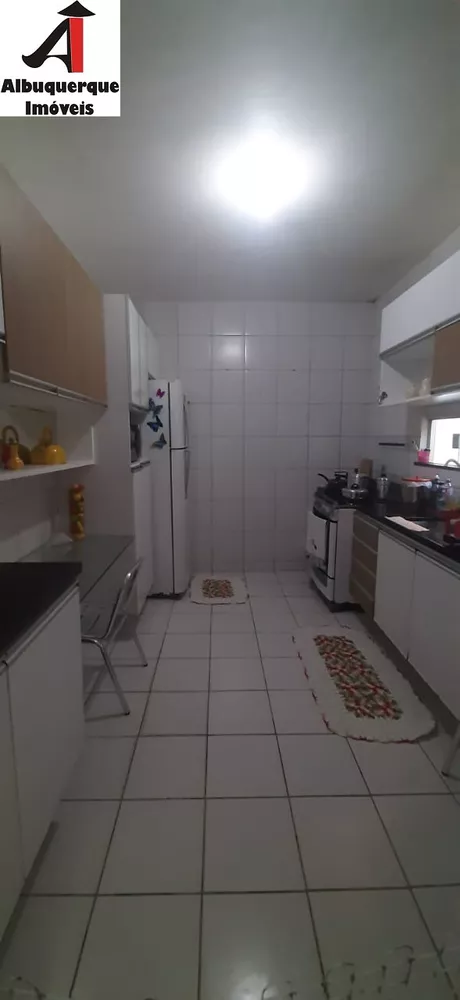 Casa à venda com 3 quartos, 300m² - Foto 2