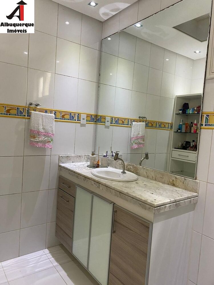 Casa à venda com 3 quartos, 300m² - Foto 7