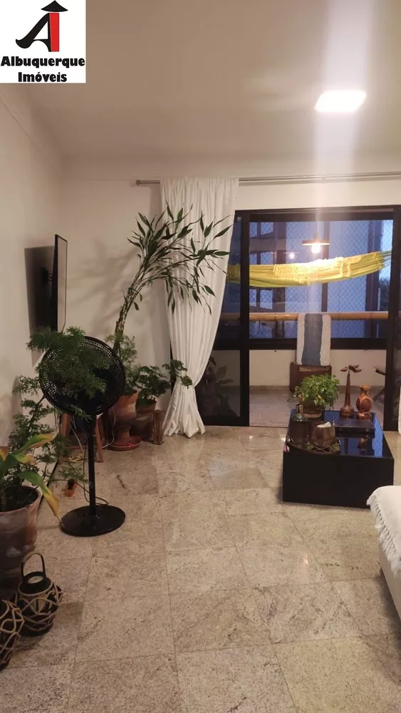 Apartamento à venda com 3 quartos, 200m² - Foto 4