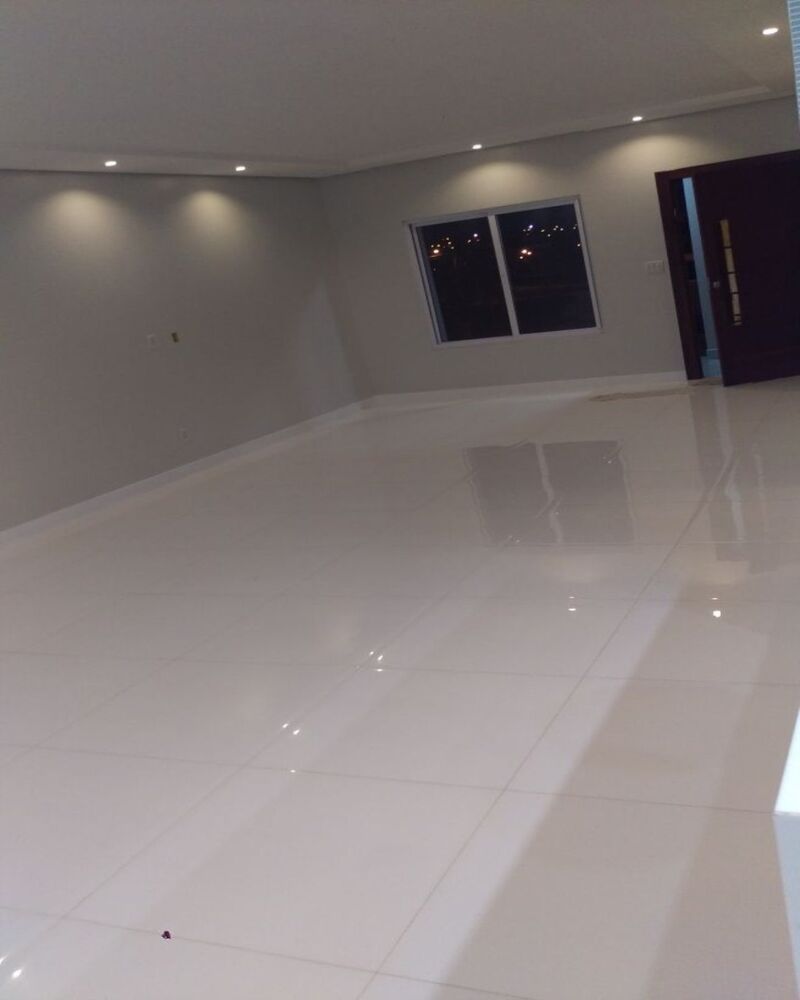 Casa à venda e aluguel com 3 quartos, 370m² - Foto 3