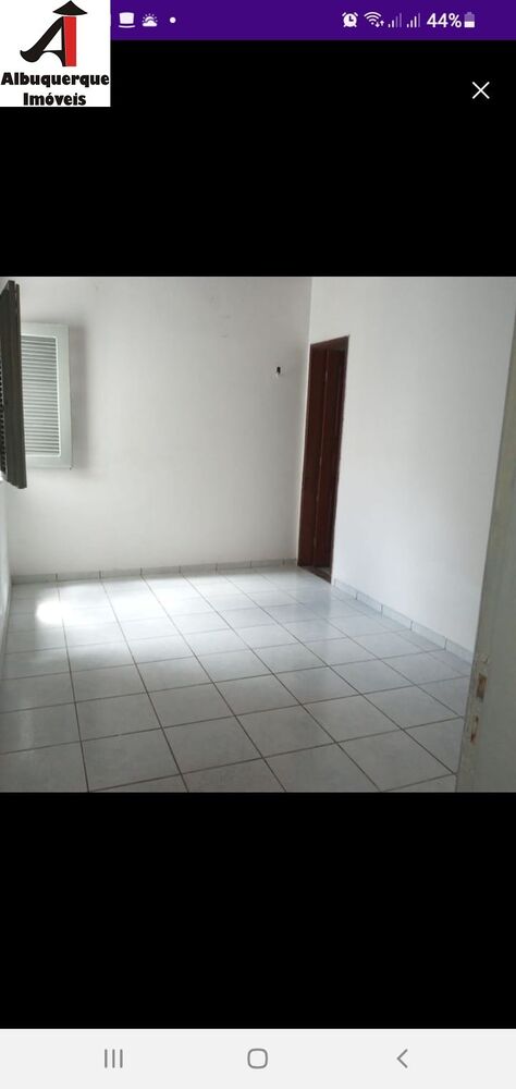 Casa à venda com 3 quartos, 320m² - Foto 2