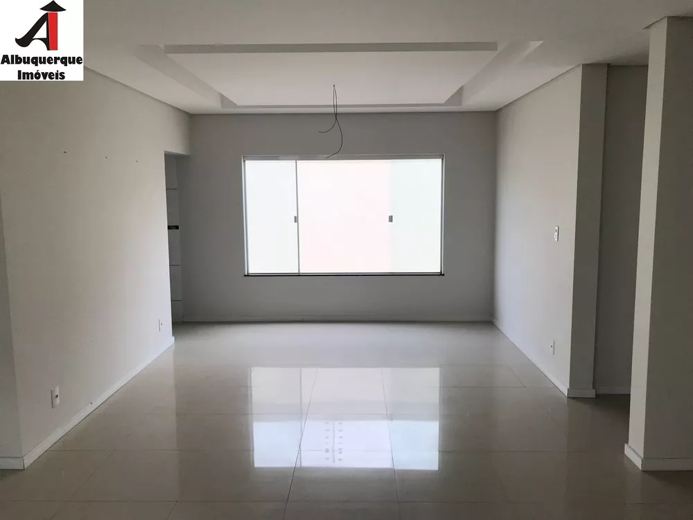 Casa à venda com 4 quartos, 300m² - Foto 8