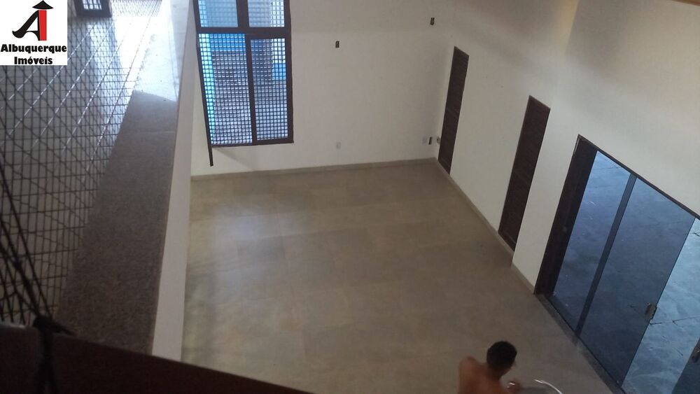 Casa à venda com 5 quartos, 1800m² - Foto 3