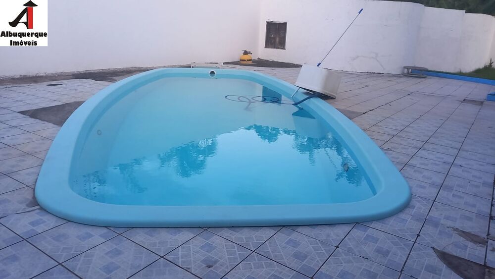 Casa à venda com 5 quartos, 1800m² - Foto 1
