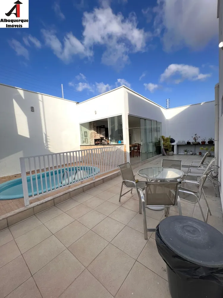 Casa, 4 quartos, 288 m² - Foto 1