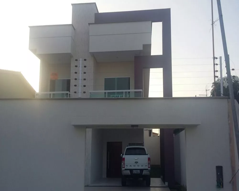 Casa à venda com 4 quartos, 252m² - Foto 2