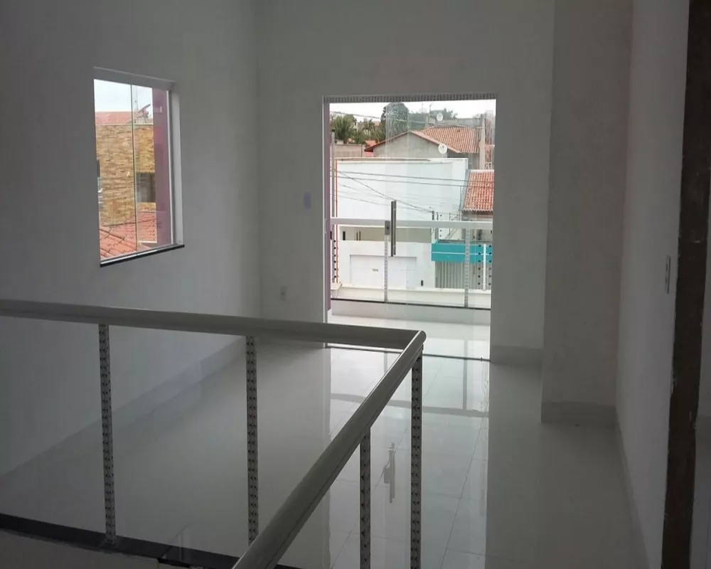 Casa à venda com 4 quartos, 252m² - Foto 4