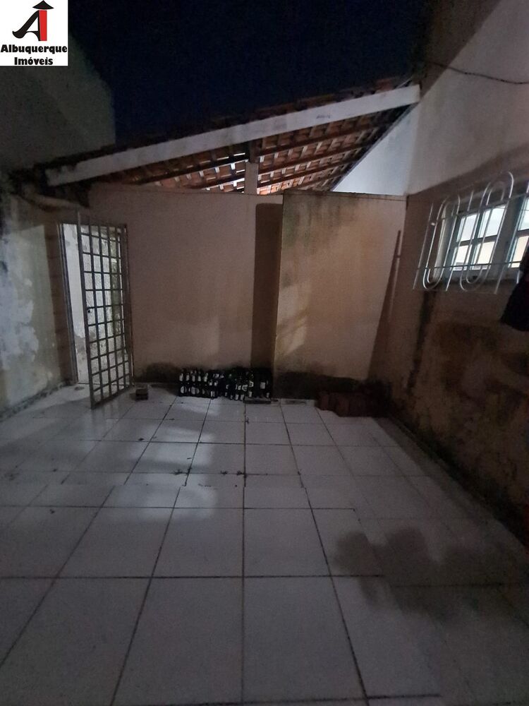 Casa, 4 quartos, 255 m² - Foto 1