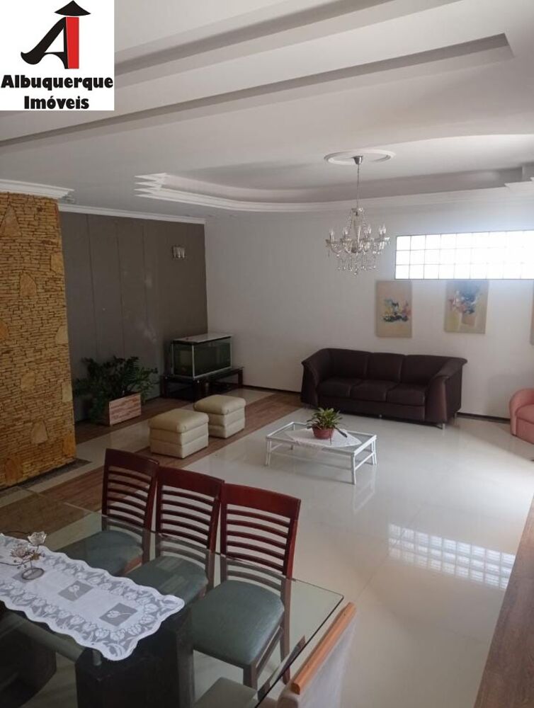 Casa à venda com 4 quartos, 637m² - Foto 2