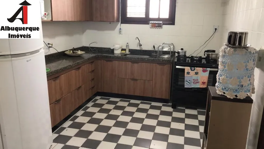 Casa, 3 quartos, 300 m² - Foto 2