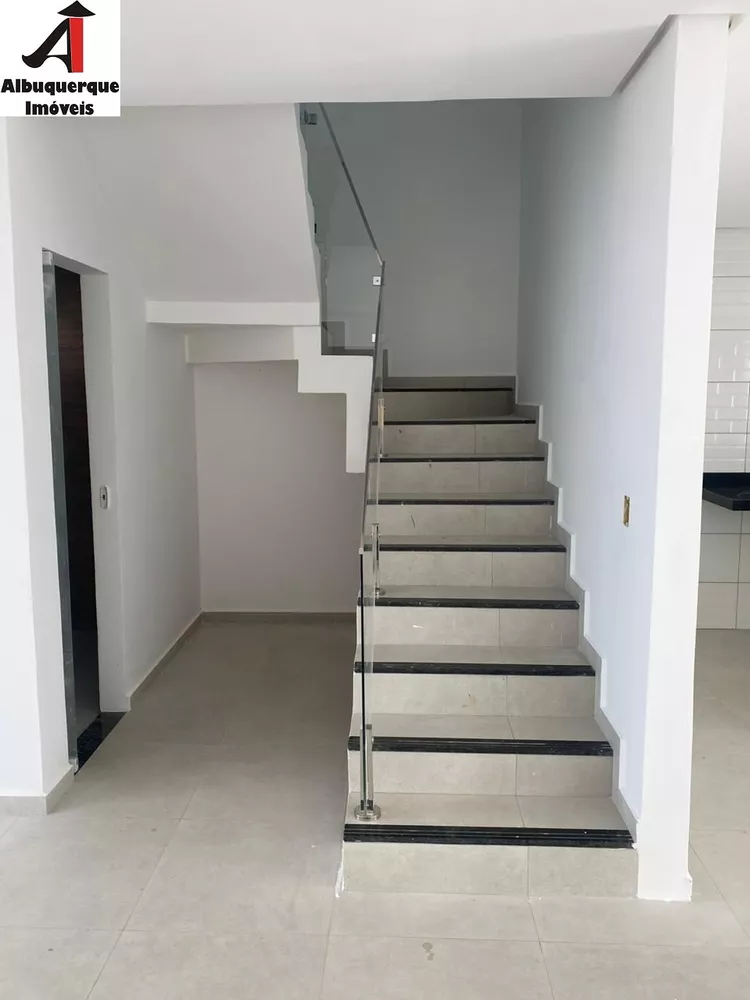 Casa à venda com 3 quartos, 225m² - Foto 7