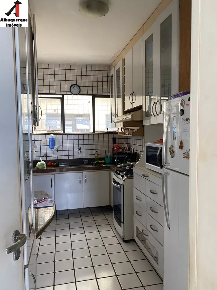 Apartamento à venda com 3 quartos, 115m² - Foto 4