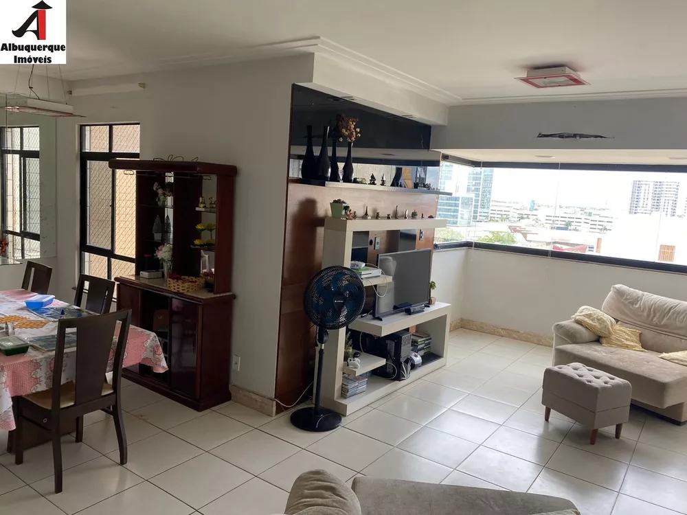 Apartamento à venda com 3 quartos, 115m² - Foto 1