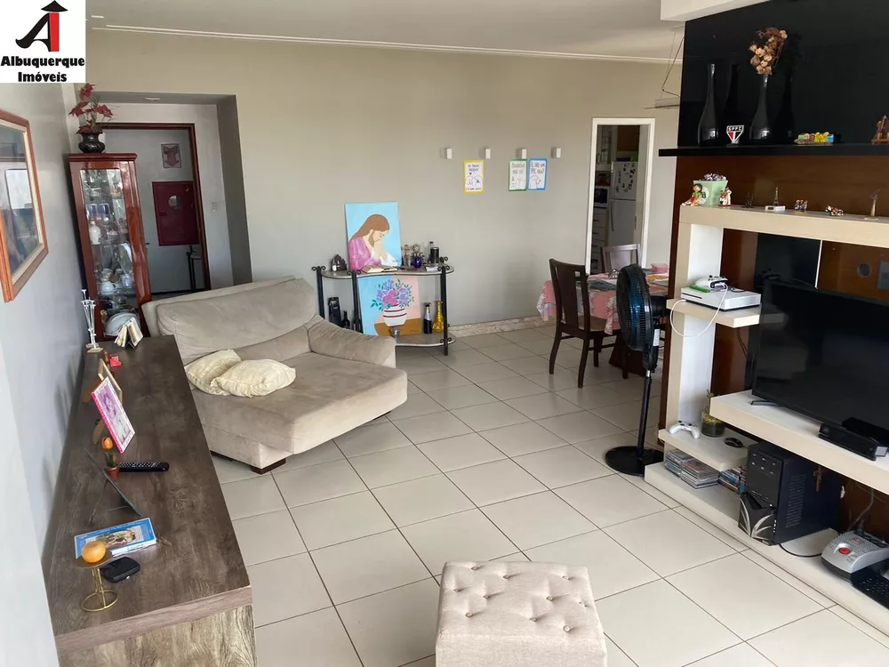 Apartamento à venda com 3 quartos, 115m² - Foto 2