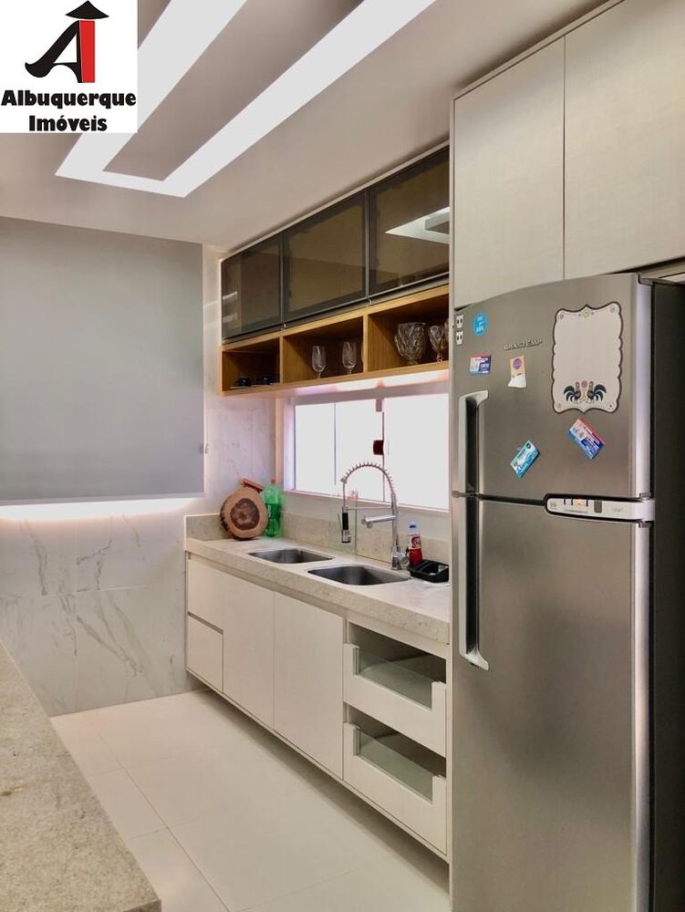 Casa à venda com 3 quartos, 300m² - Foto 4