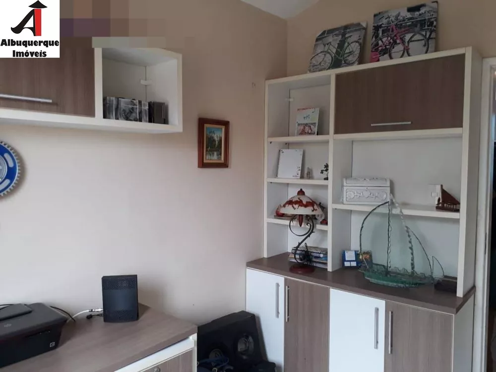 Casa à venda com 3 quartos, 200m² - Foto 4