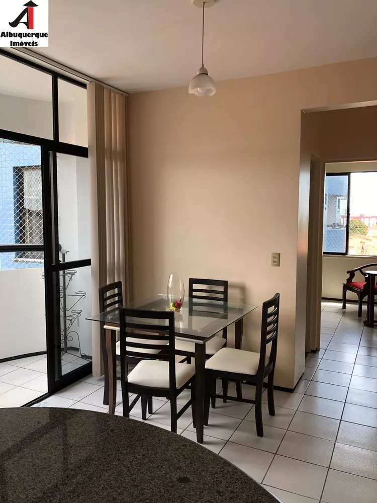 Apartamento à venda com 2 quartos, 68m² - Foto 2