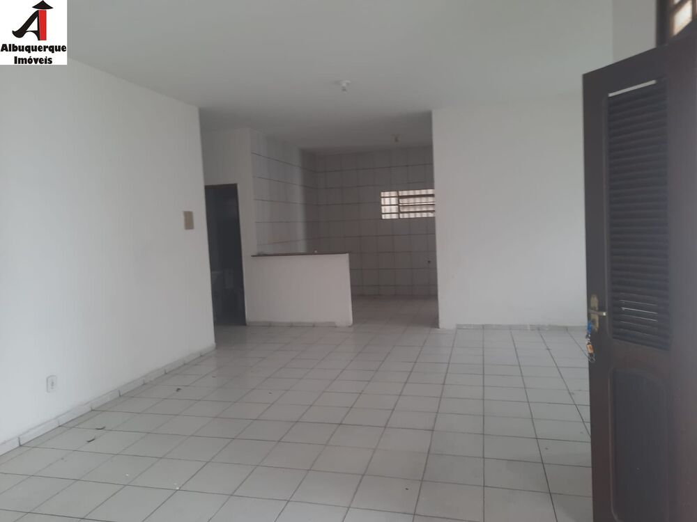 Casa à venda com 3 quartos, 3m² - Foto 4
