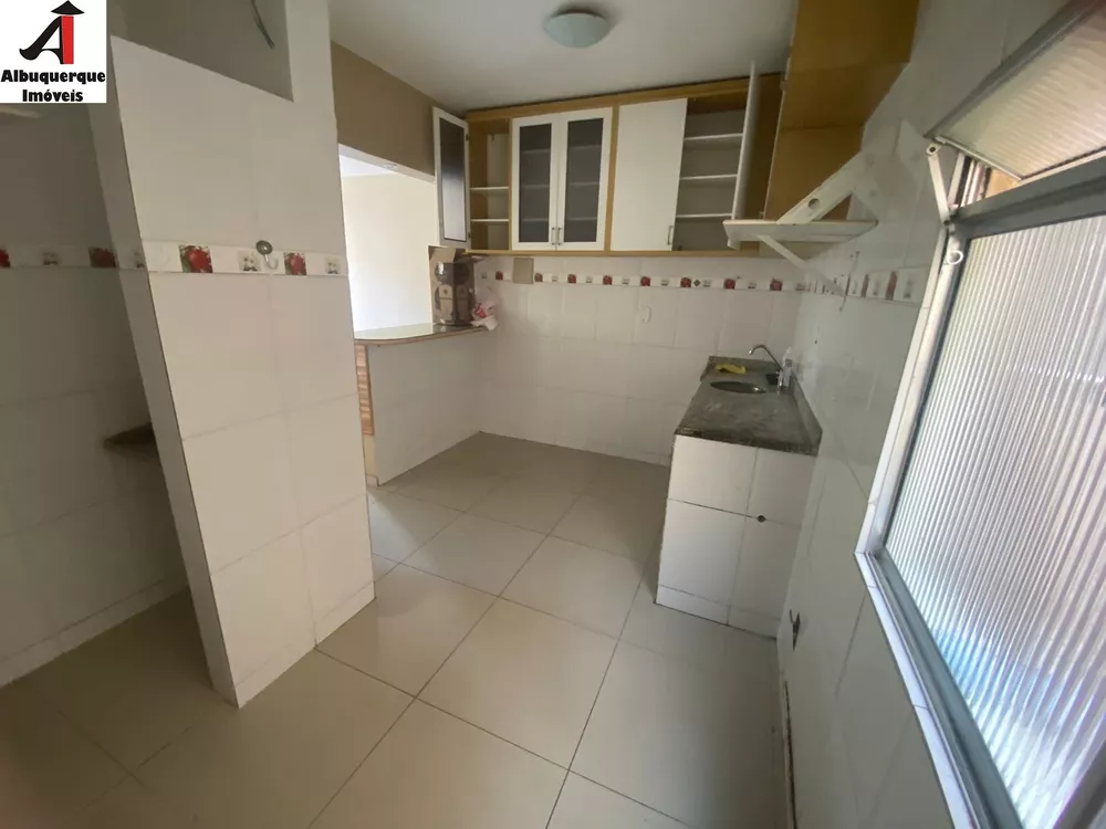 Apartamento à venda com 2 quartos, 1m² - Foto 2