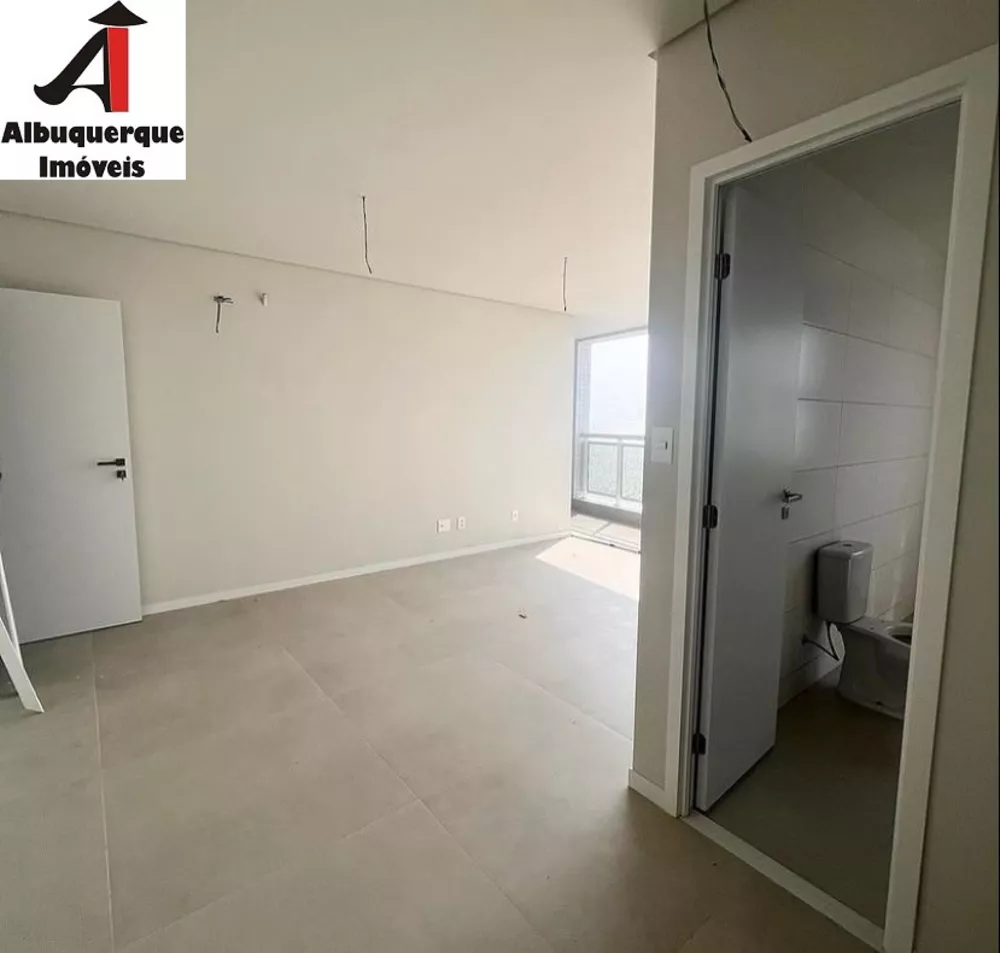 Apartamento à venda com 4 quartos, 1m² - Foto 2