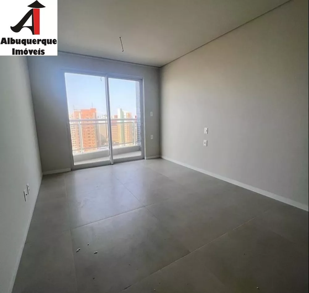 Apartamento à venda com 4 quartos, 1m² - Foto 3