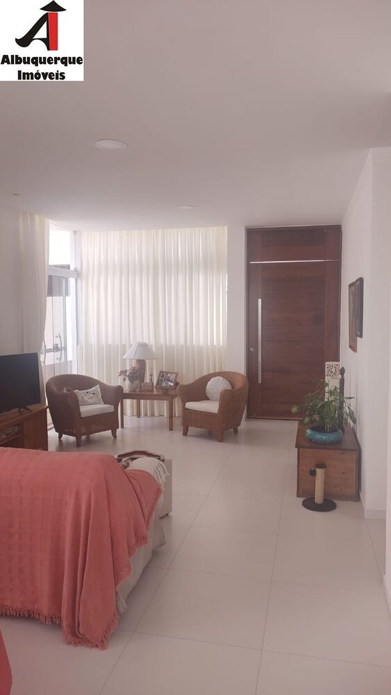 Casa à venda com 3 quartos, 250m² - Foto 4
