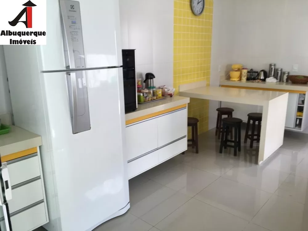 Casa à venda com 3 quartos, 280m² - Foto 3