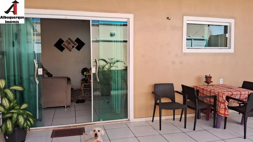 Casa à venda com 3 quartos, 180m² - Foto 1