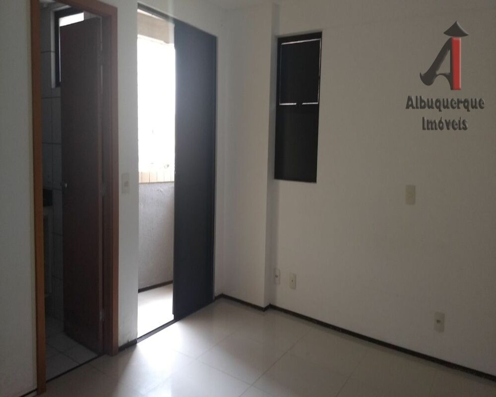 Apartamento à venda com 2 quartos, 110m² - Foto 2