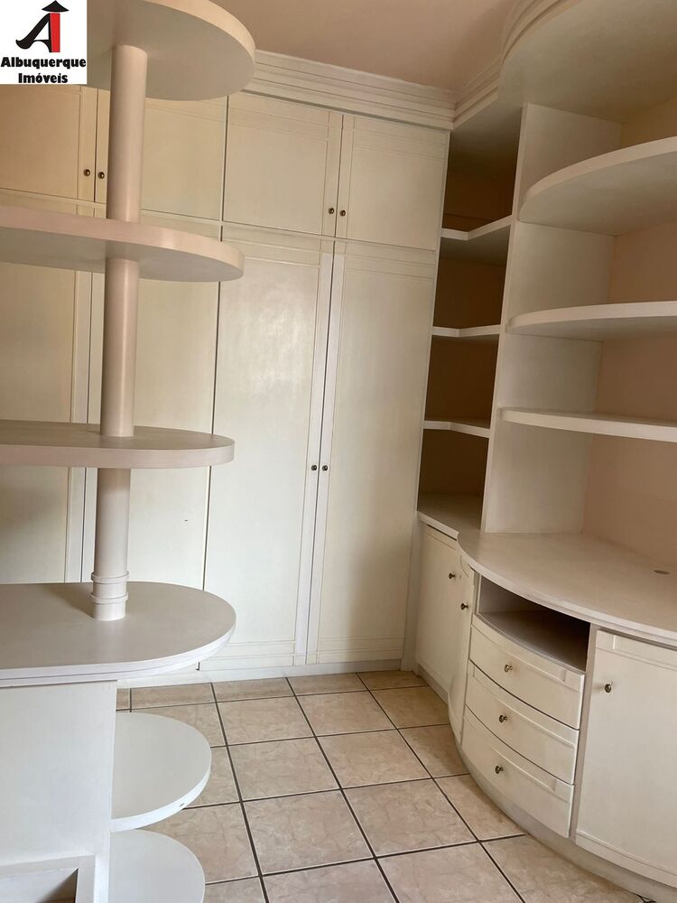 Apartamento à venda com 3 quartos, 1m² - Foto 2